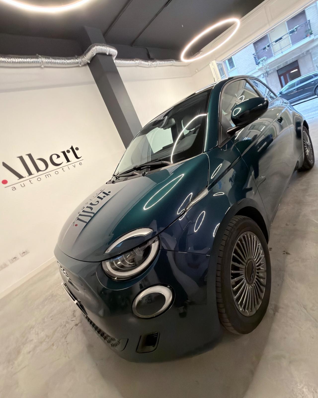 Fiat 500 500e Berlina 42 kWh La Prima