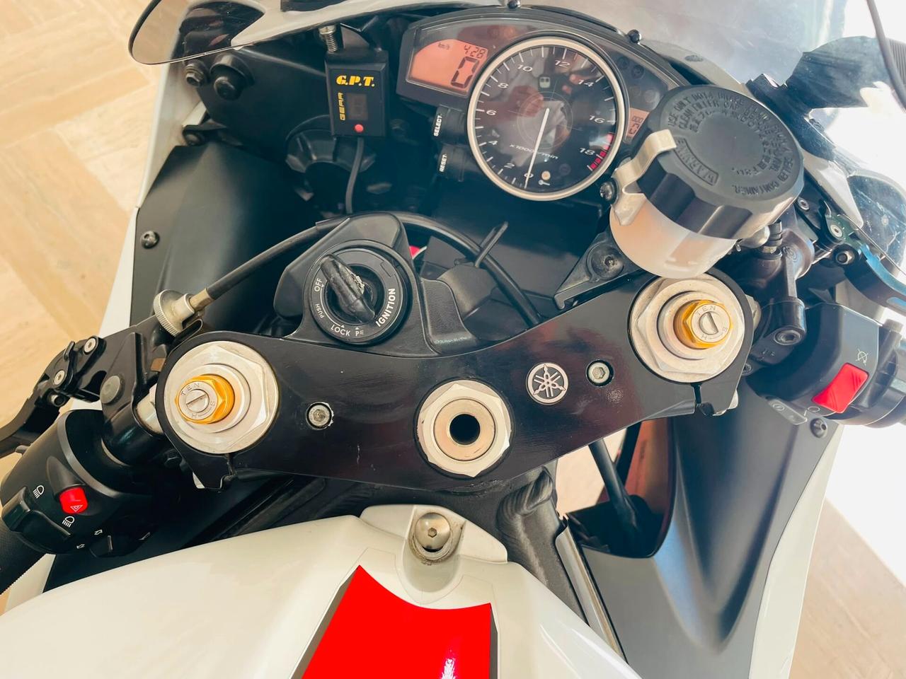 Yamaha YZF R6 Competition White/Red