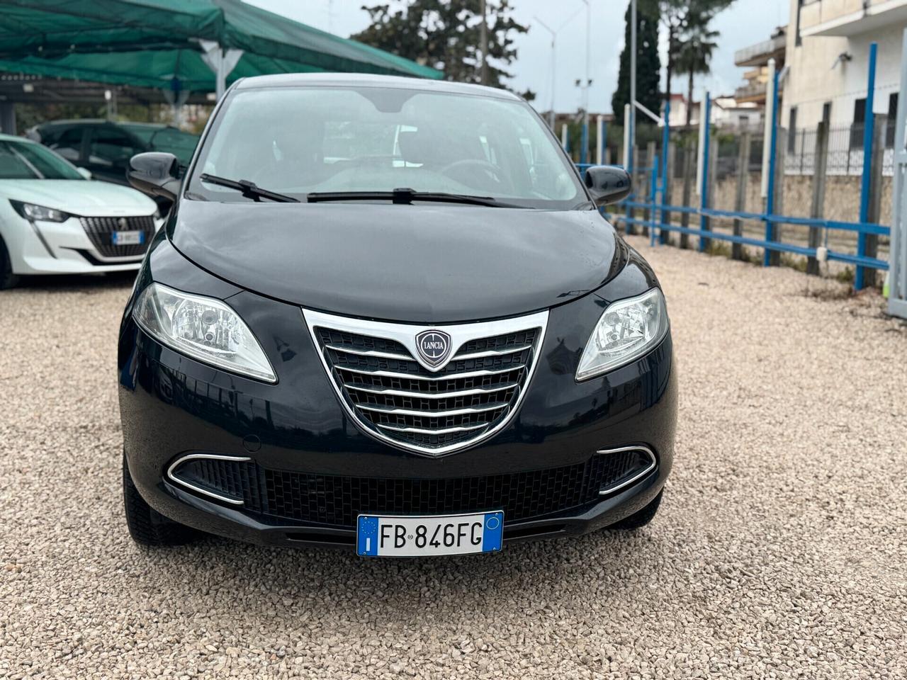 Lancia Ypsilon 0.9 TwinAir 85 CV 5 porte Metano Ecochic Gold 11/2015 1 prop. nord italia km certificati