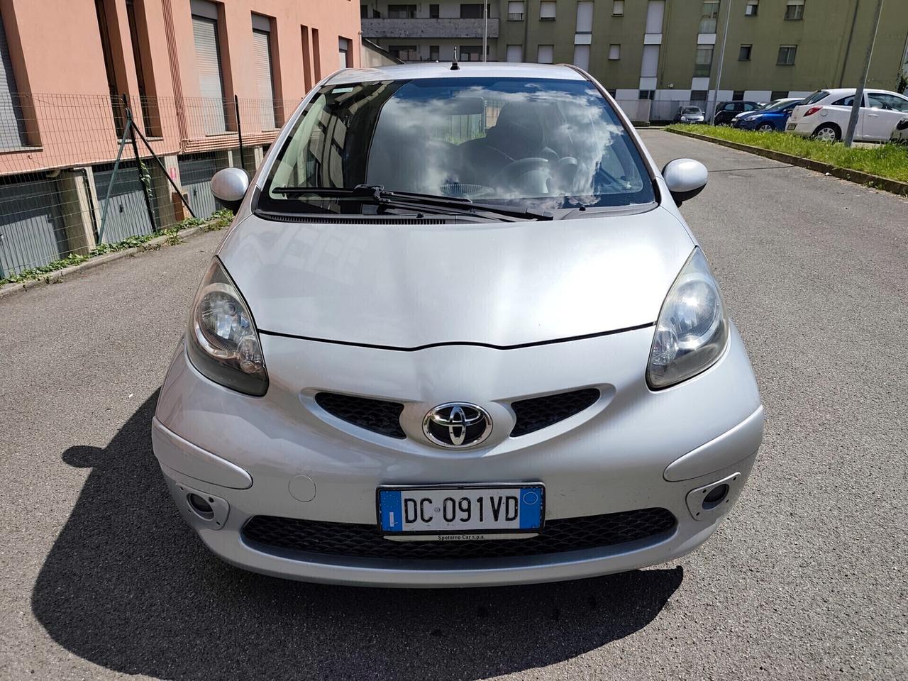 Toyota Aygo 1.0 Benz 5 porte automatica