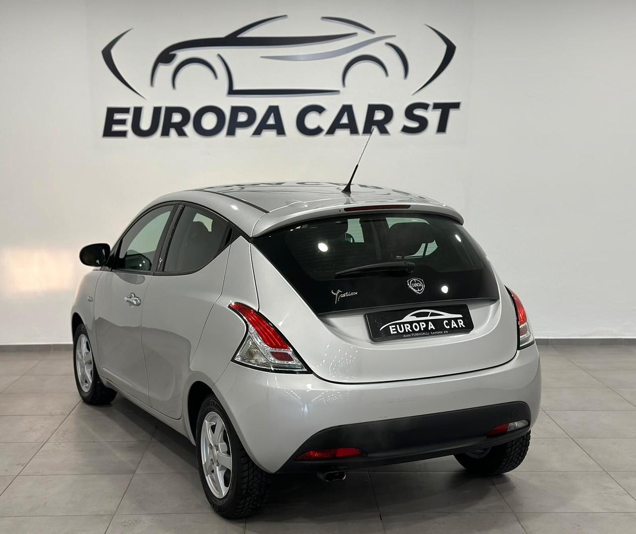 Lancia Ypsilon 1.2 69 CV 5 porte Gold