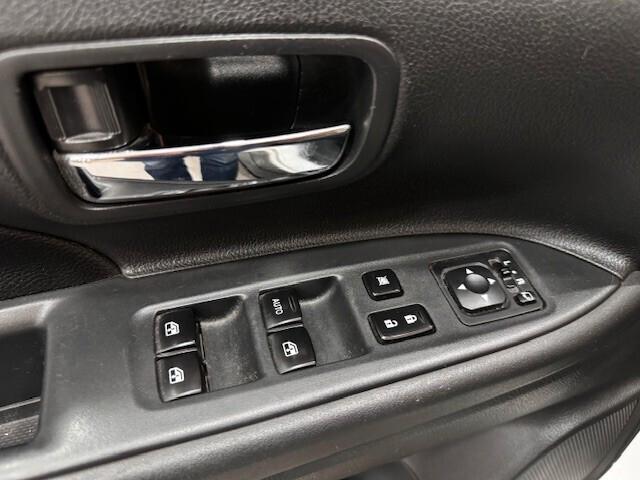 Mitsubishi Outlander 2.2 DI-D 4WD Instyle Plus SDA 7 posti
