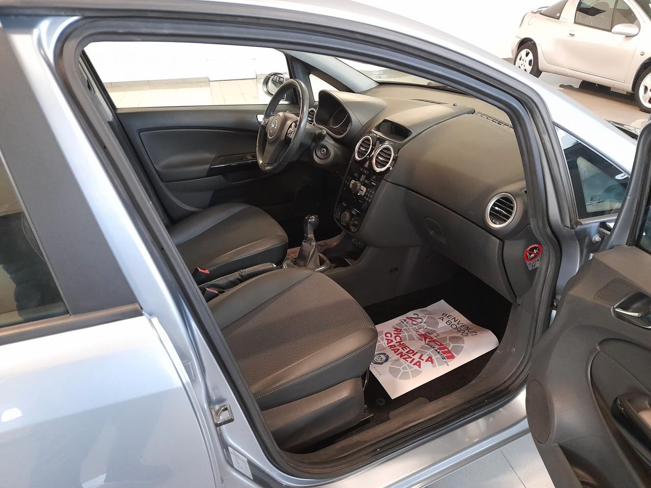 Opel Corsa 1.2 5 porte Cosmo