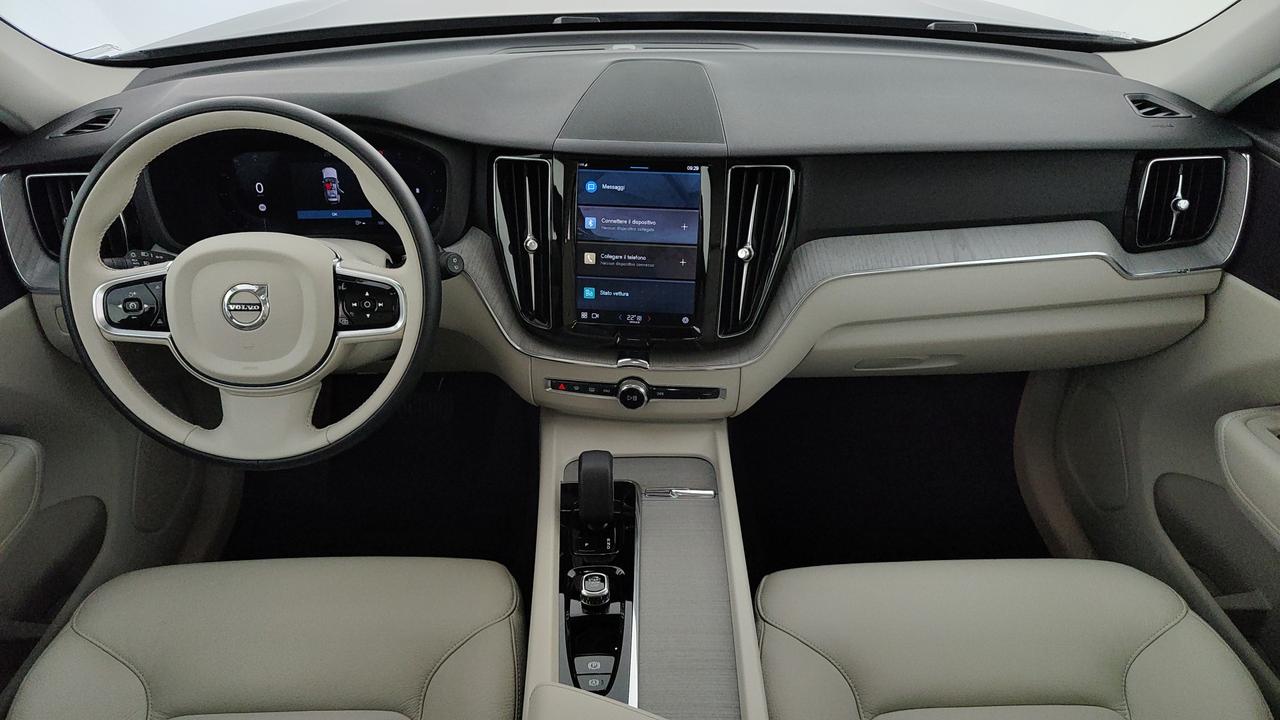 VOLVO XC60 2.0 b4 Momentum auto