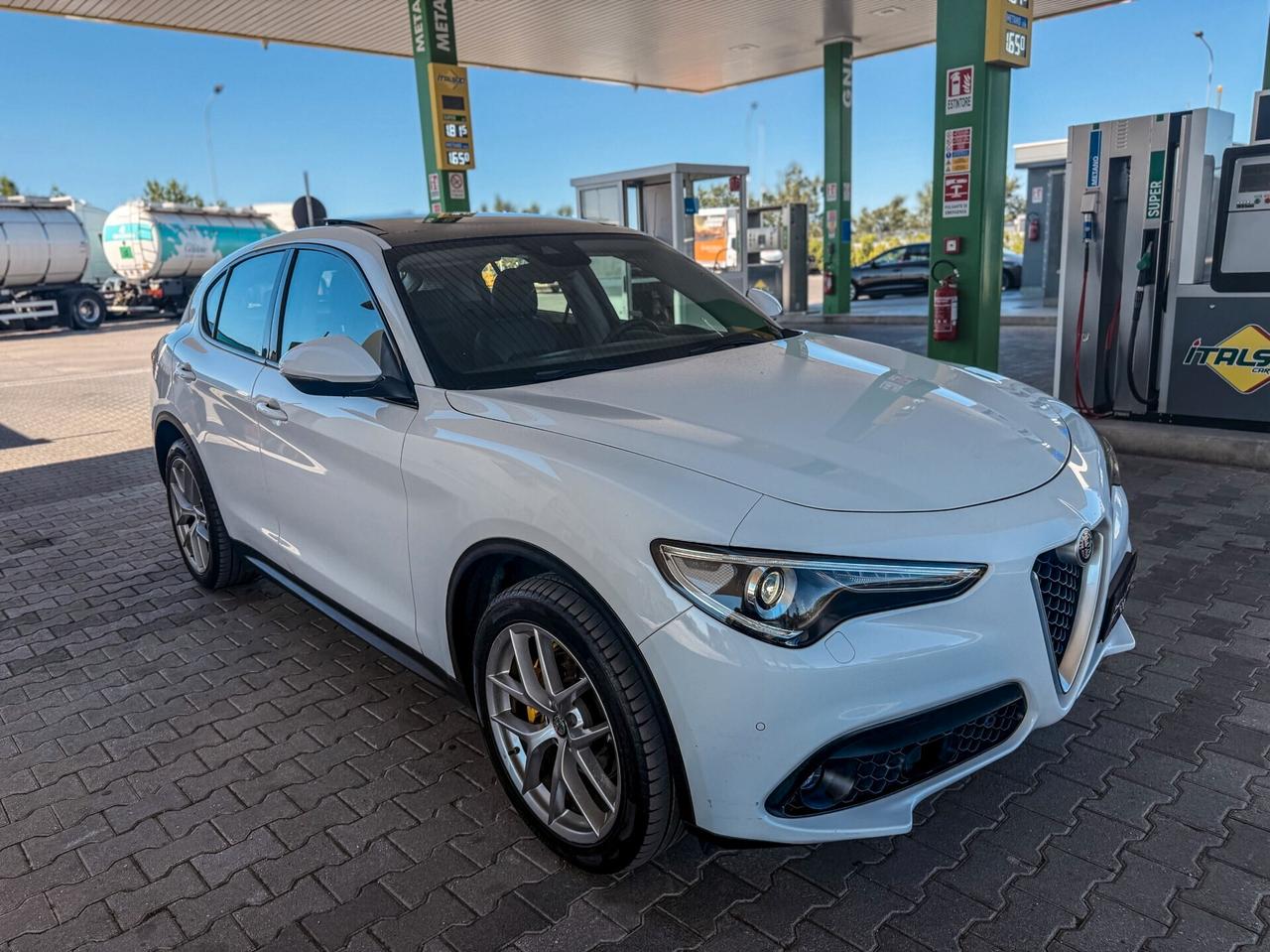 Alfa Romeo Stelvio 2.2 210 CV AT8 Q4 TETTO/PELLE/20"