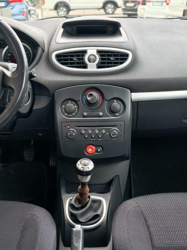 RENAULT Clio 1.2 16V 5 porte Confort X COMMERCIANTI