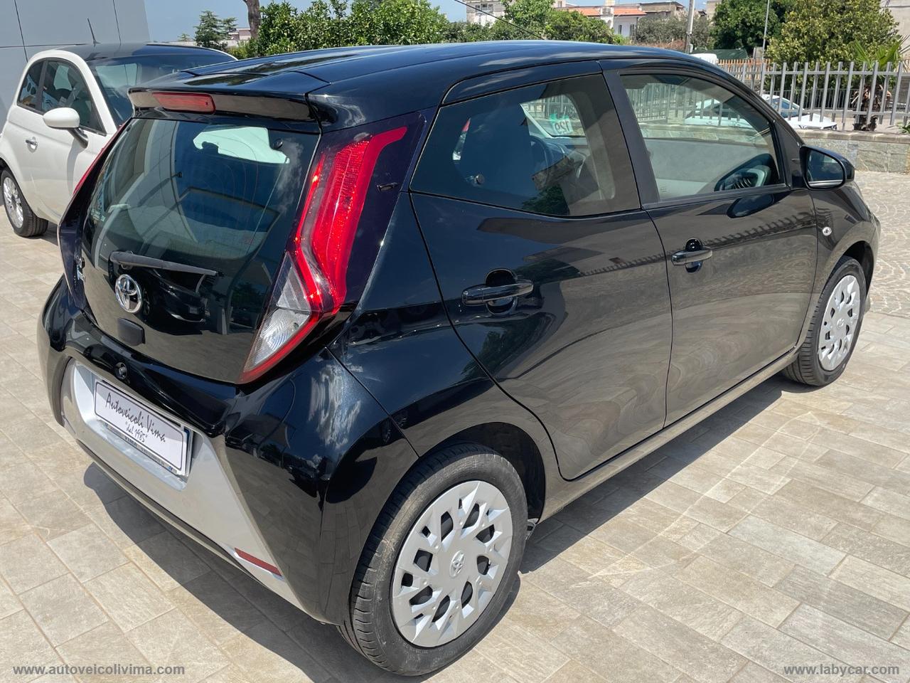 TOYOTA Aygo Connect 1.0 VVT-i 72 CV 5p. x-wave