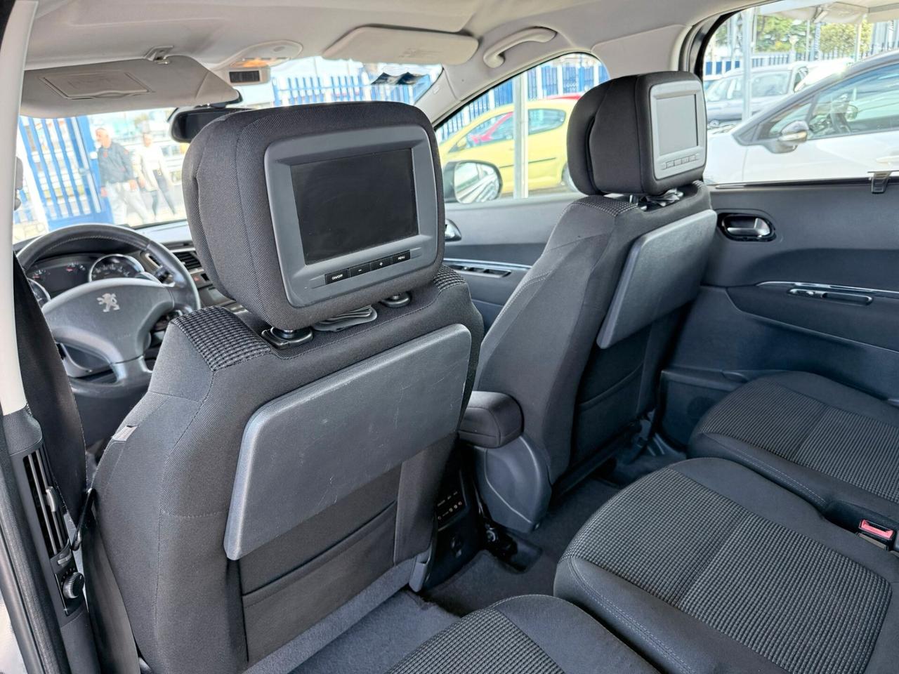 Peugeot 5008 1.6 HDi 112CV cambio robotizzato Tecno