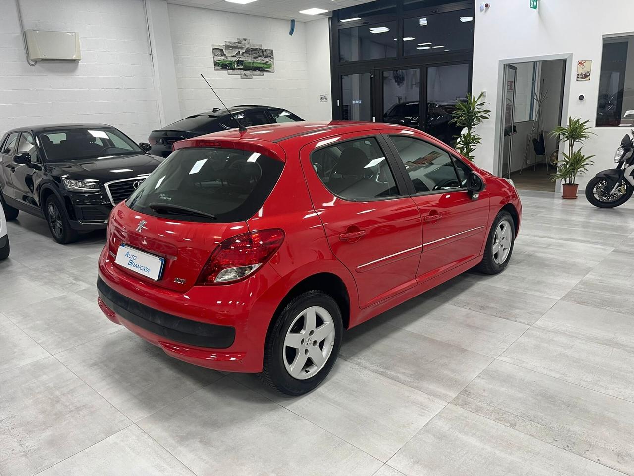 Peugeot 207 5p 1.4 8v 75cv