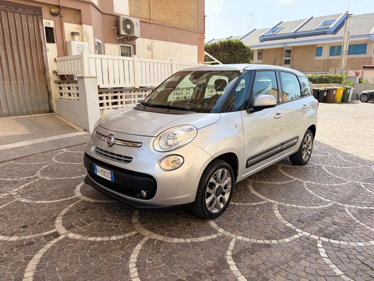 Fiat 500L 0.9 TwinAir Turbo Natural Power Mirror