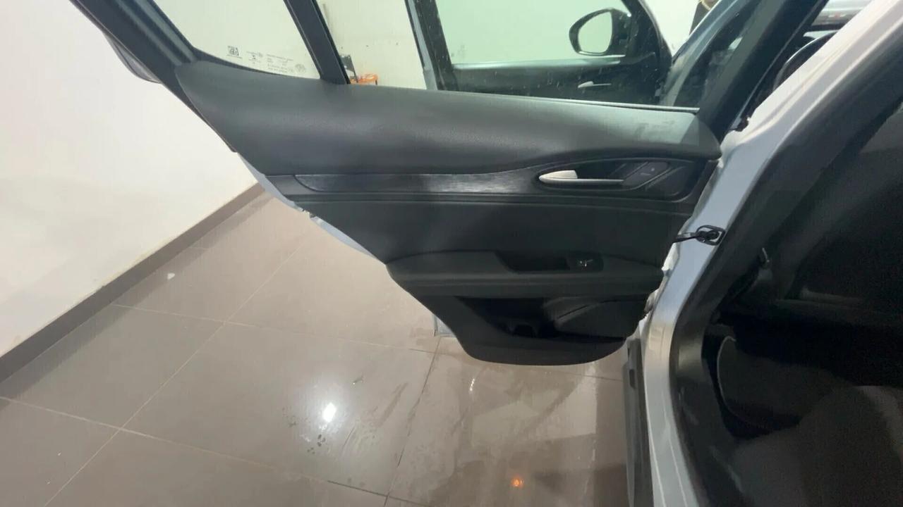 Alfa Romeo Stelvio 2.2 Turbodiesel 210 CV AT8 Q4 Super SU ORDINAZIONE