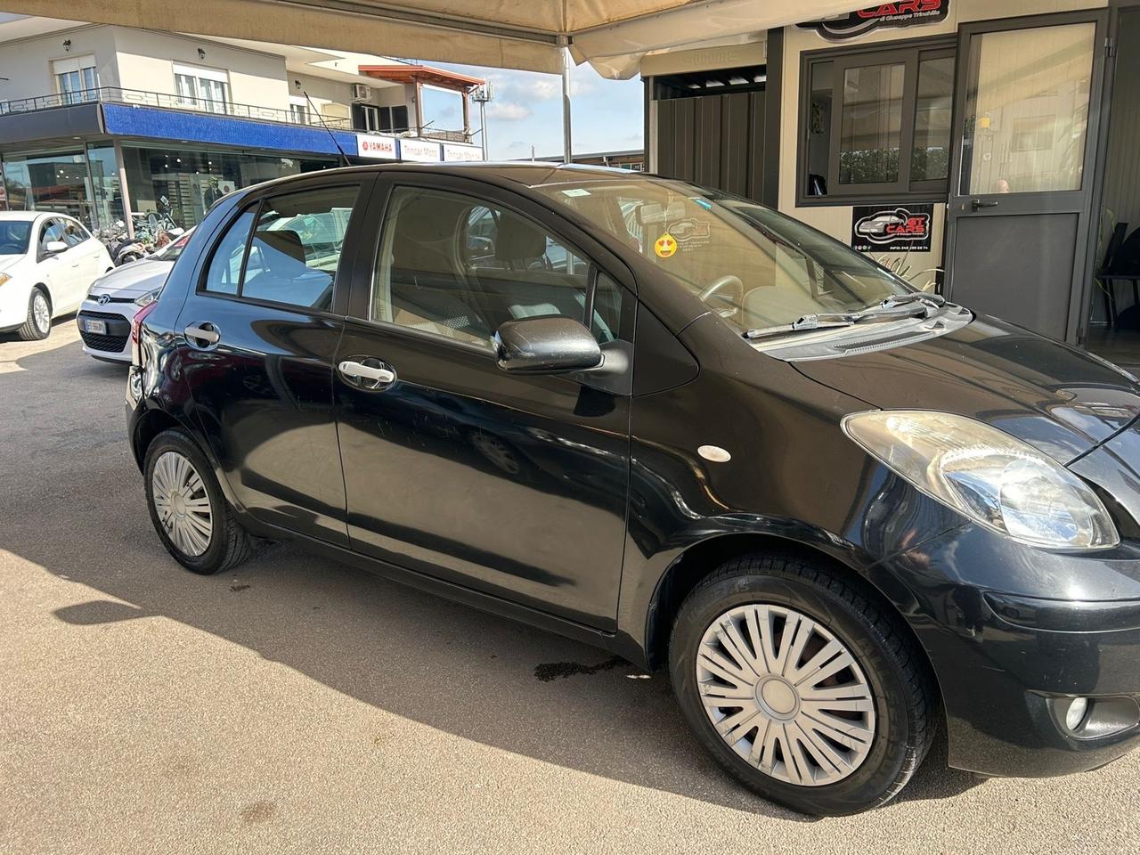 Toyota Yaris 1.0 5 porte Luxury pack