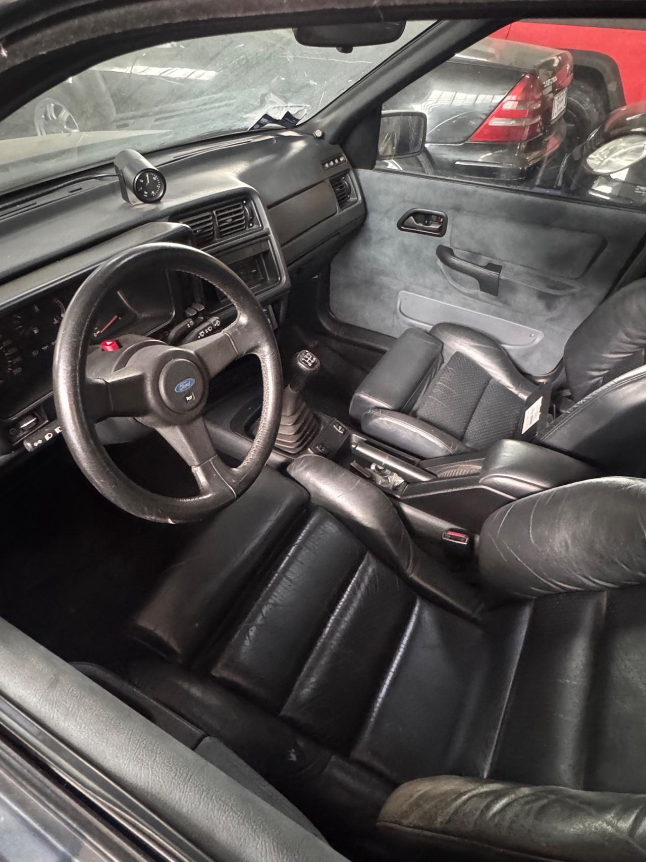 Ford Sierra 2.0i turbo 16V 4p. RS Cosworth Executive