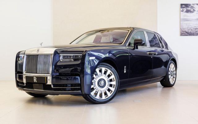 ROLLS-ROYCE Phantom SWB W12 420 KW (571HP)