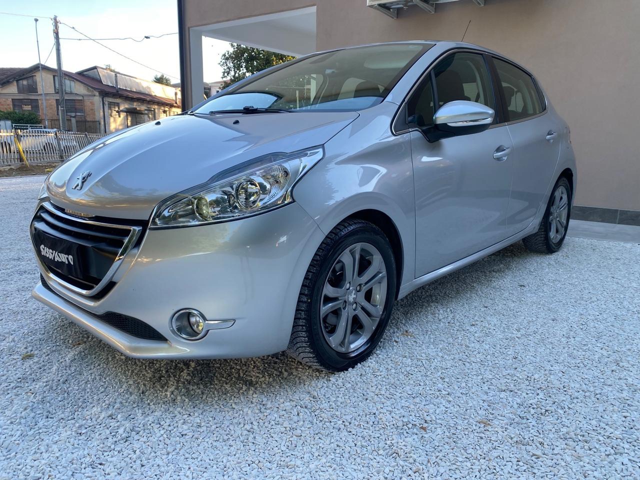 Peugeot 208 PureTech 82 5 porte Allure NEOPATENTATI!!!