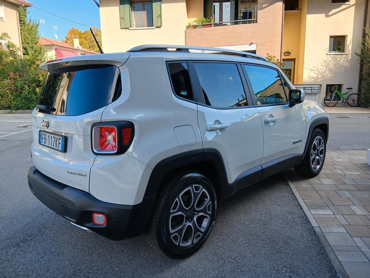 Jeep Renegade 1.4 MultiAir Limited FULL optional tua a € 199 mese