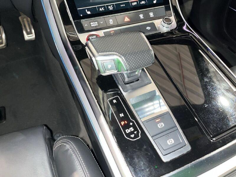 Audi Q8 I 2018 S 4.0 tfsi quattro tiptronic