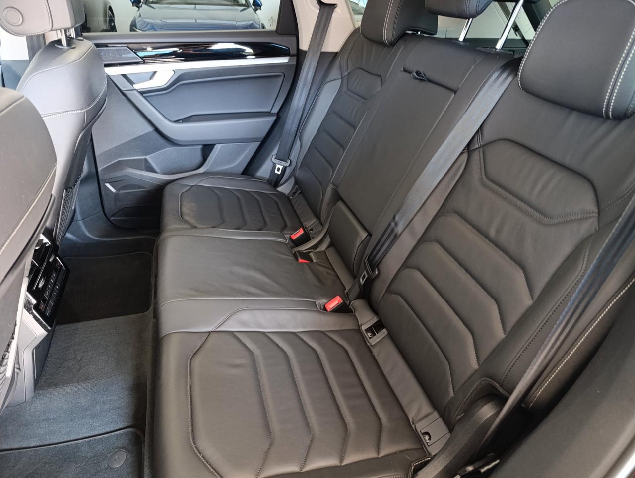 Volkswagen Touareg 3.0 V6 tdi scr Elegance 231cv auto