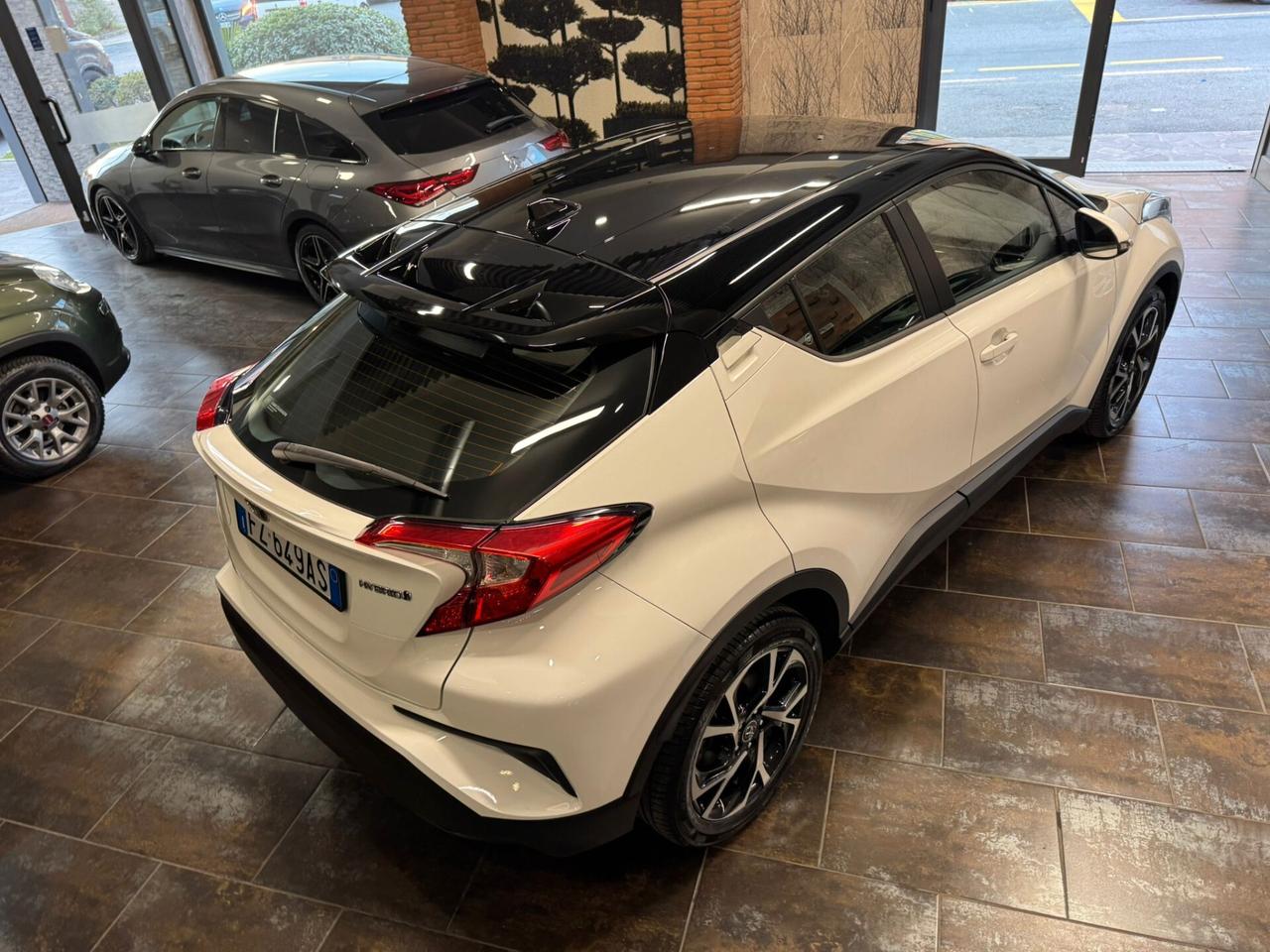 Toyota C-HR 1.8 Hybrid E-CVT Active