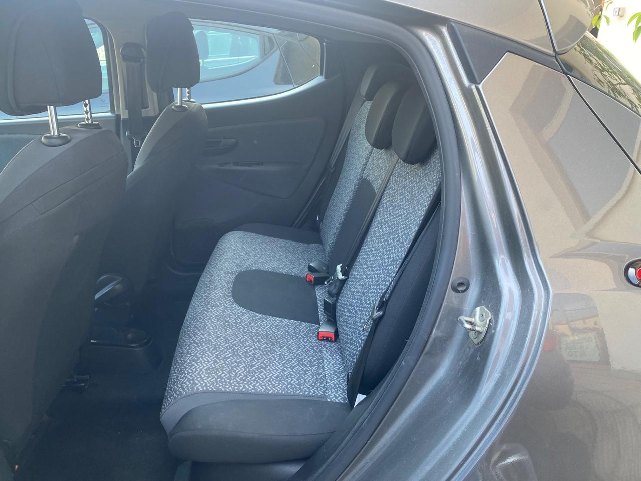Lancia Ypsilon 1.0 FireFly 5 porte S&S Hybrid Silver Plus