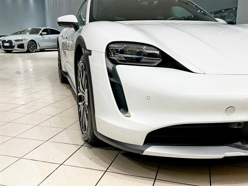 Porsche Taycan 4 Cross Turismo