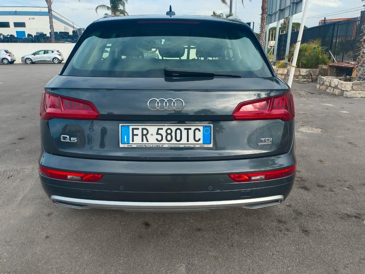 Audi Q5 2.0 TDI quattro S tronic Business