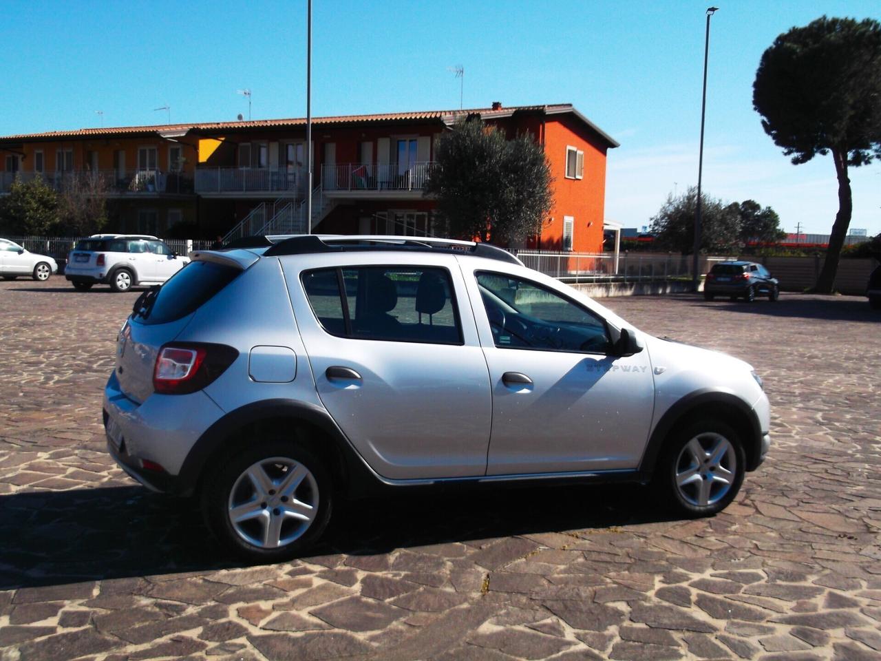 Dacia Sandero 'Stepway' 1.5 dci 2013