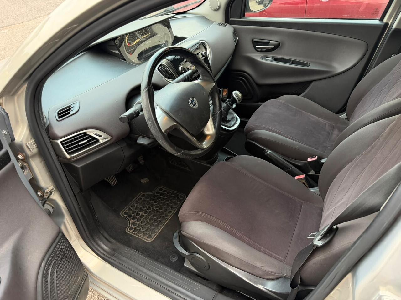 Lancia Ypsilon 1.2 GPL Ecochic Silver NEOPATENTATI