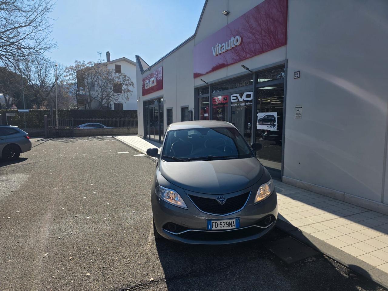 Lancia Ypsilon 1.2 69 CV 5 porte GPL Ecochic Gold