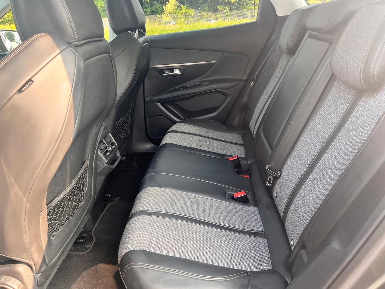Peugeot 3008 BlueHDi 120 EAT6 S&S Allure