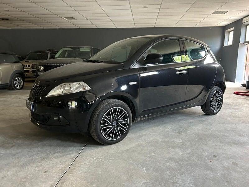 Lancia Ypsilon 1.0 FireFly 70cv Hybrid