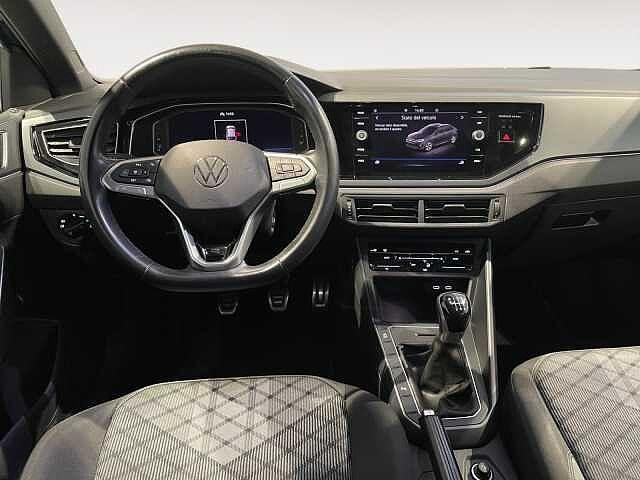 Volkswagen Taigo 1.0TSI 110CV R-Line - NEOPATENTATI