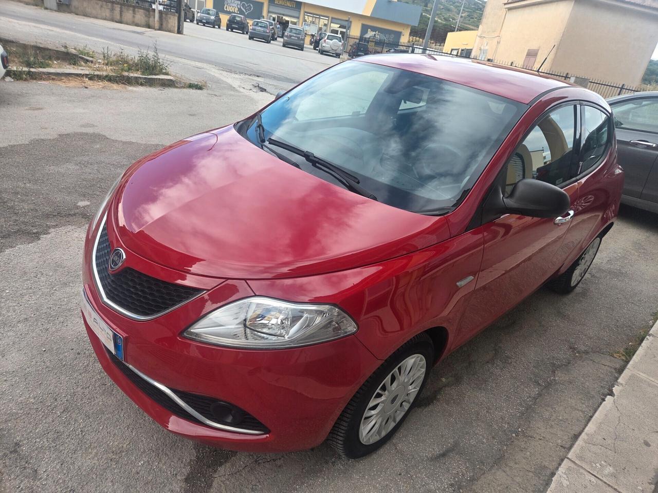 LANCIA YPSILON 1.2 BENZ 4 CILINDRI SOLI KM 66000 CERTIF