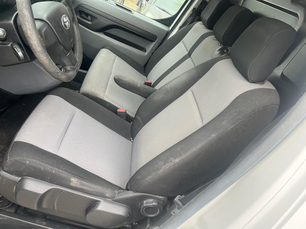 Toyota Proace Proace Verso 1.6D L0 S Comfort