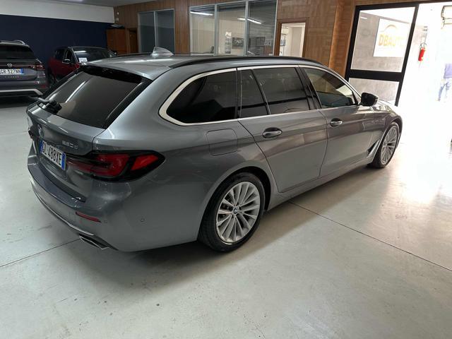BMW 520 d 48V xDrive Touring Luxury LINE