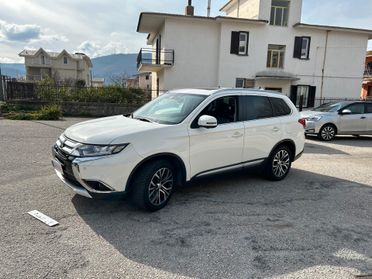 Mitsubishi Outlander 2.2 DI-D 4WD Instyle Plus SDA DIAMOND PACK 7 posti UNICO PROP