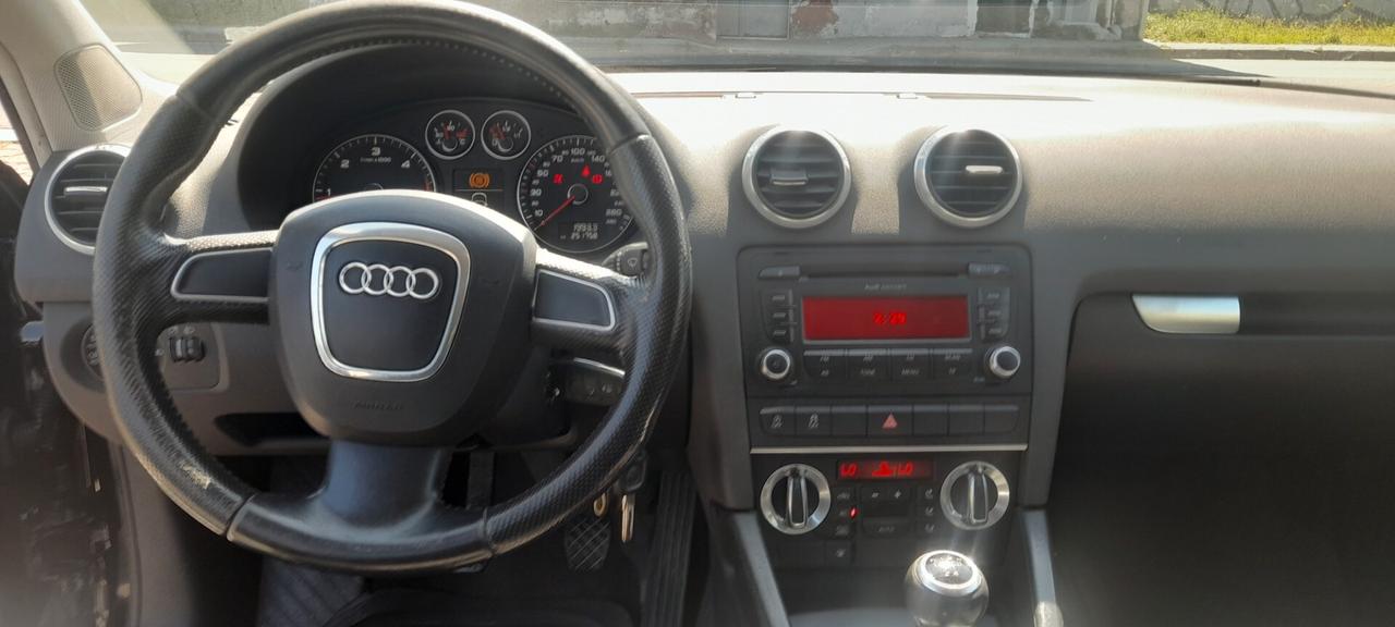 Audi A3 SPB 1.6 TDI 105 CV CR Ambition