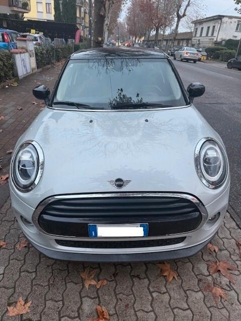 Mini 1.5 Cooper 5 PORTE..BLACK EDITION...CAMBIO AUTOMATICO!!