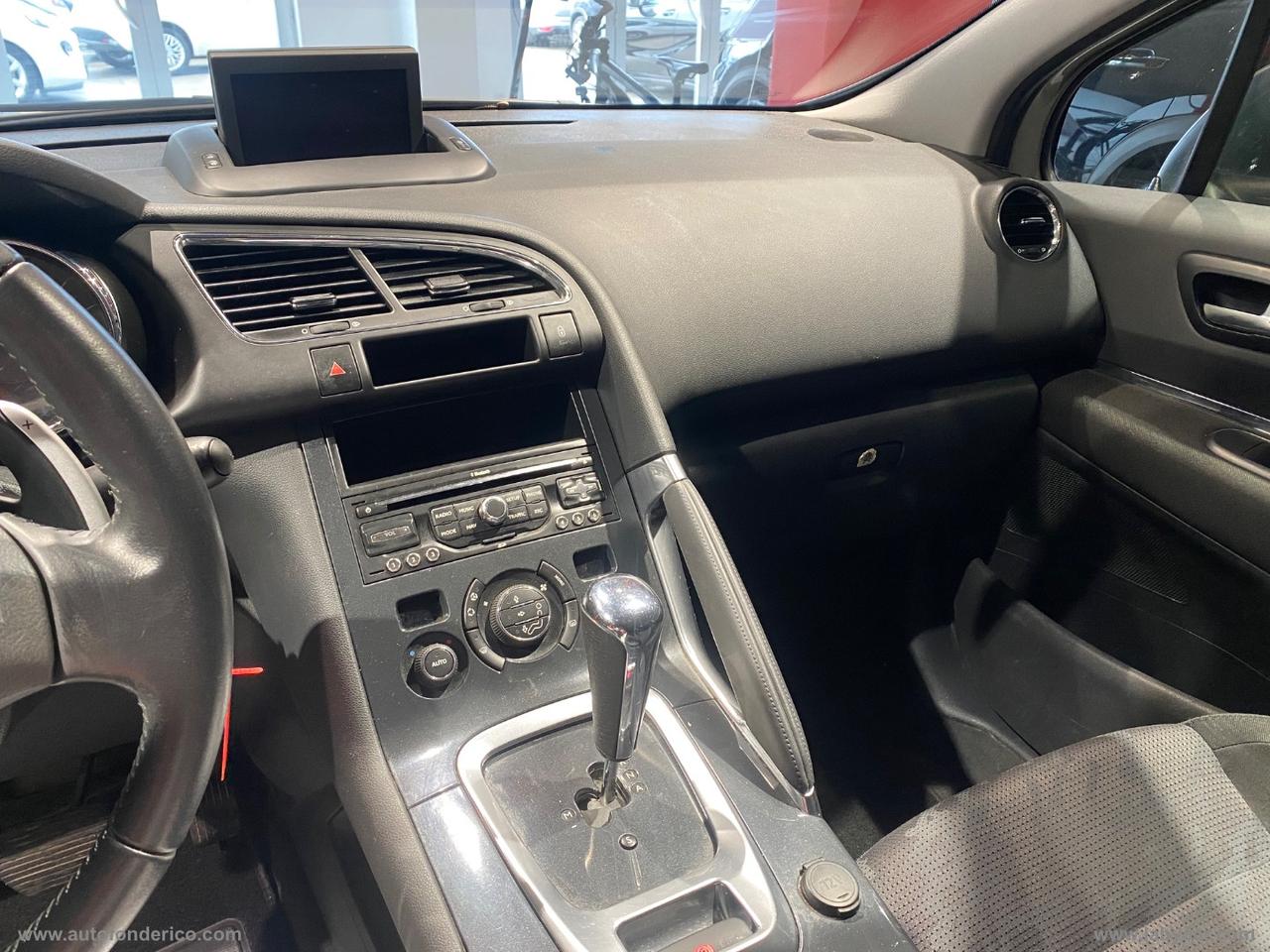 PEUGEOT 3008 1.6 HDi 110 CV AUTOMATICO Premium