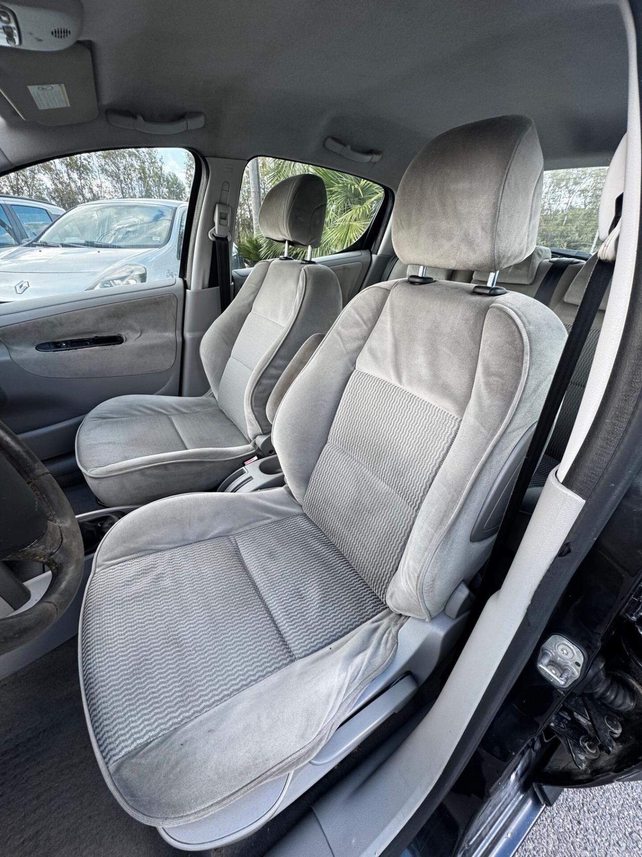 Peugeot 207 1.4 HDi 70CV 5p. X Line