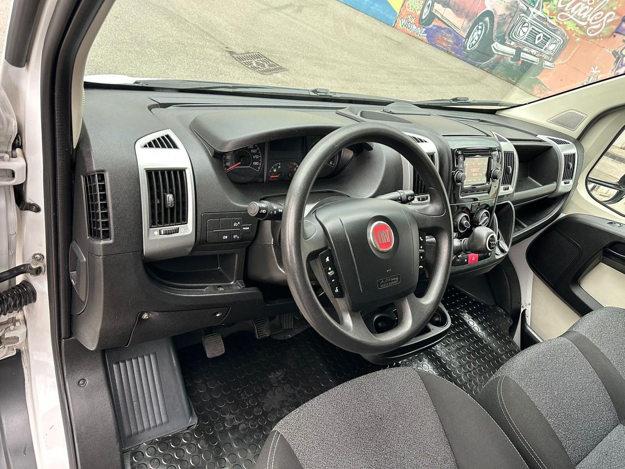 Fiat ducato con pedana caricatrice