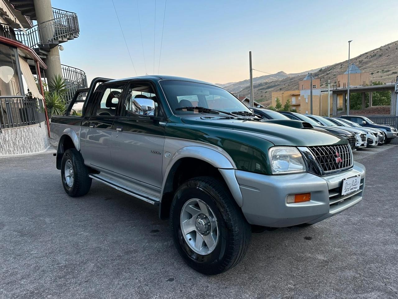 Mitsubishi L200 2.5 TDI 4WD Club Cab Pick-up GLS