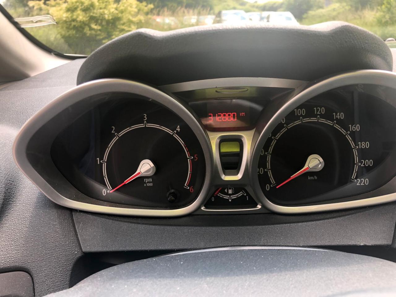 Ford Fiesta 1.4 TDCi 70CV 5 porte Titanium