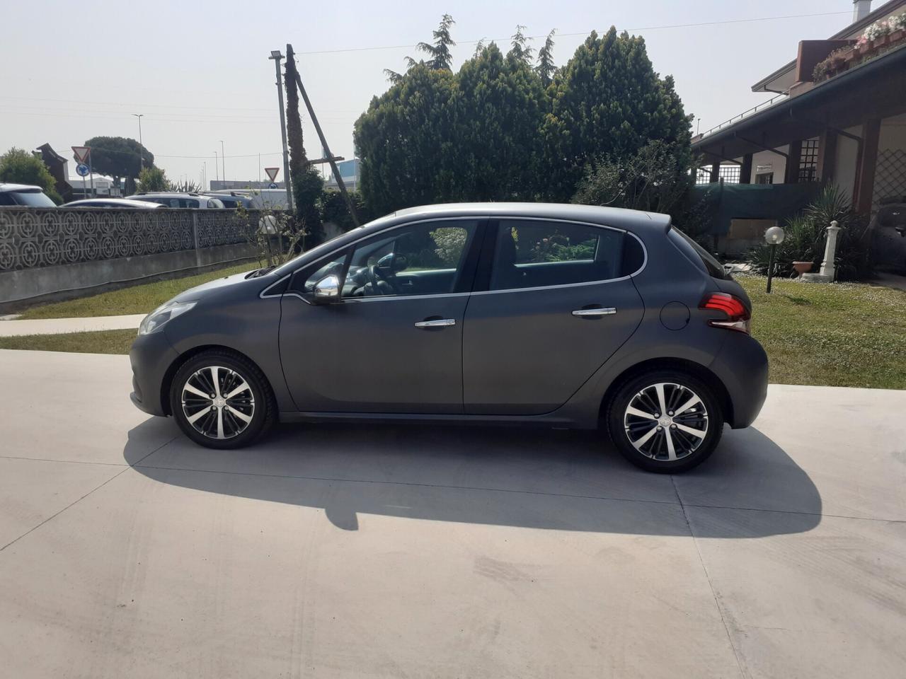 Peugeot 208 Allure 1.6 Hdi 75 cv.NAVI.RETROCAMERA.Euro 6B.MOLTO BELLA