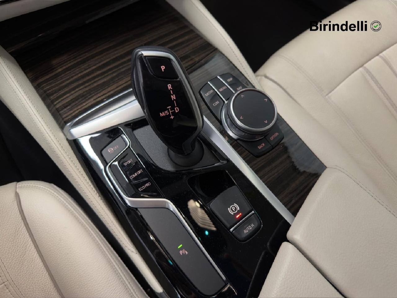 BMW Serie 5(G30/31/F90) - 518d Touring Luxury