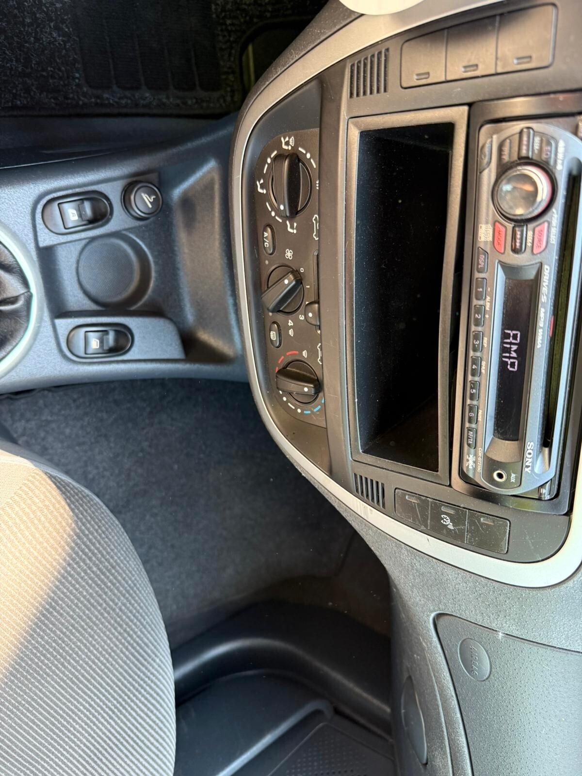 Citroen C3 1.1 BENZINA neo-pat 99.000KM