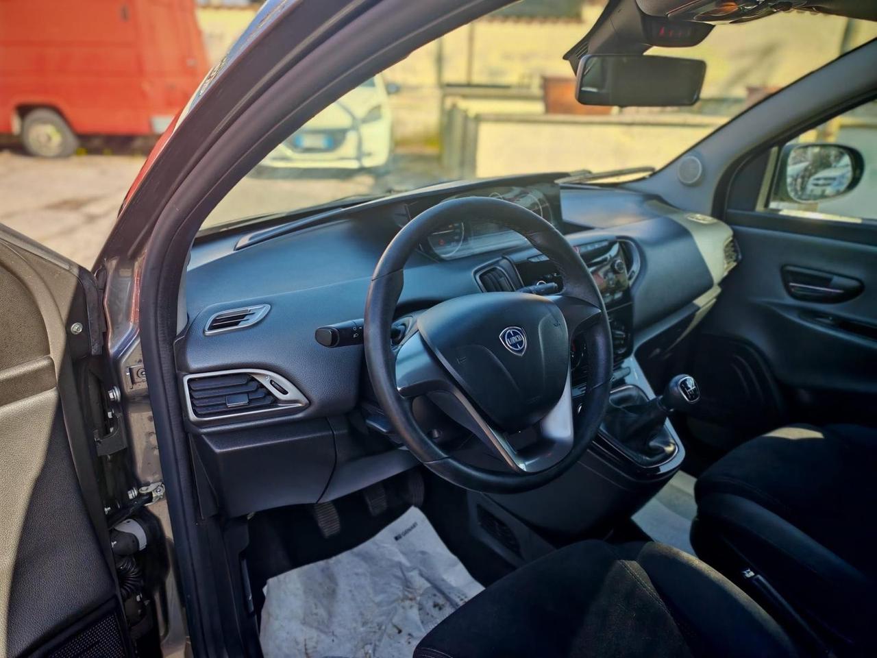 Lancia Ypsilon 1.3 MJT