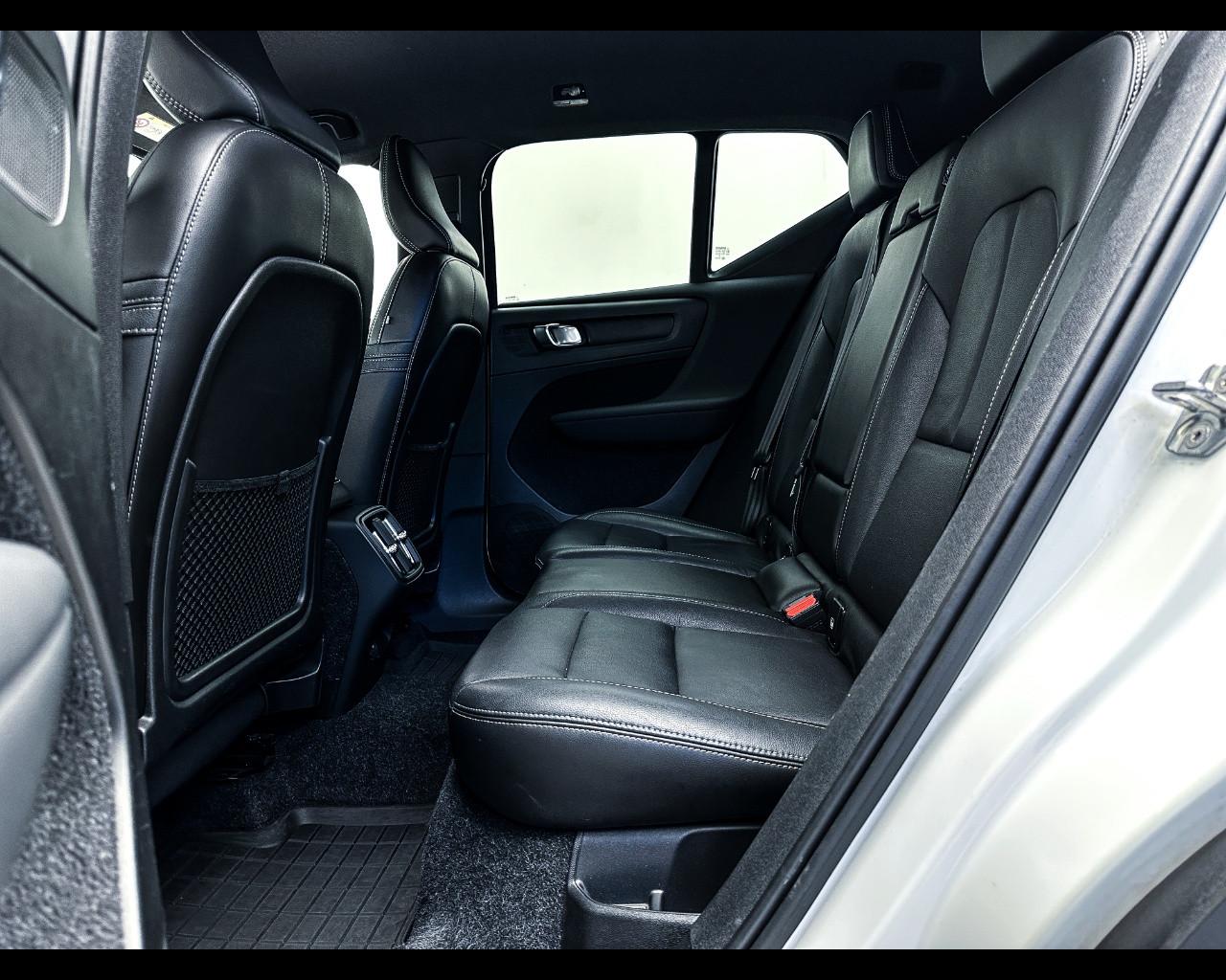 VOLVO XC40 (2017--->) - XC40 D3 AWD Geartronic R-design
