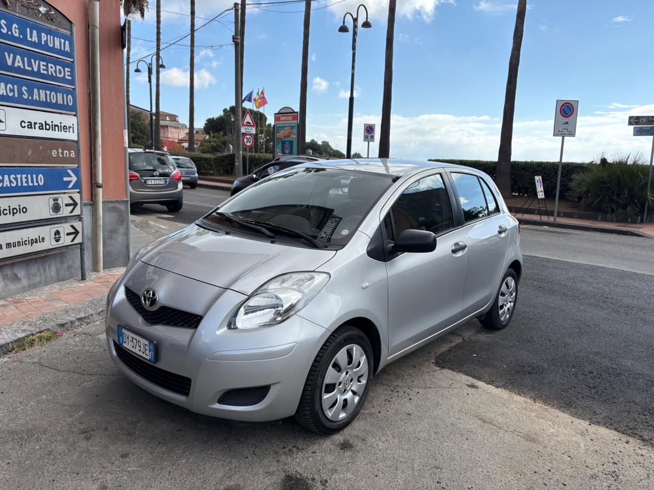 Toyota Yaris 1.0 5 porte Now 70cv 2009