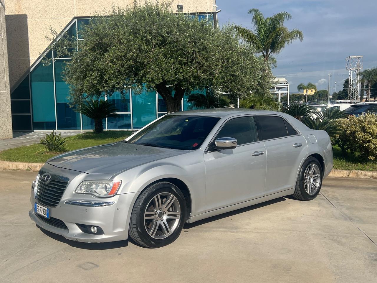 Lancia Thema 3.0 v6 Offerta riservata ad operatori del settore